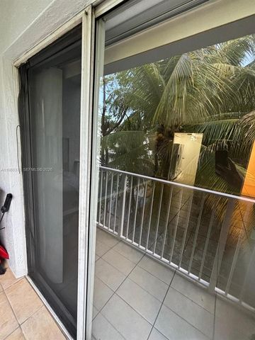 637 SW 3rd St 308, Miami, FL 33130