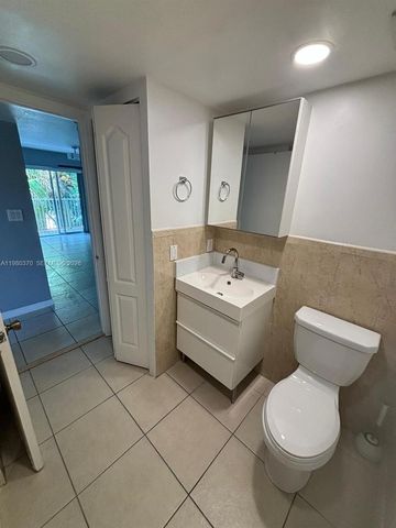 637 SW 3rd St 308, Miami, FL 33130