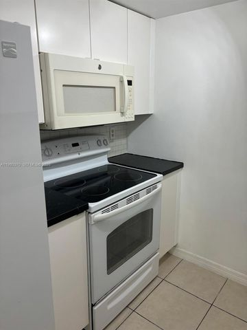 637 SW 3rd St 308, Miami, FL 33130