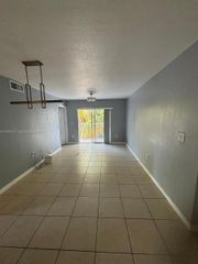 637 SW 3rd St 308, Miami, FL 33130