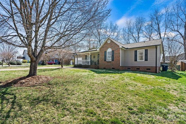 215 Towne Court NW, Conover, NC 28613