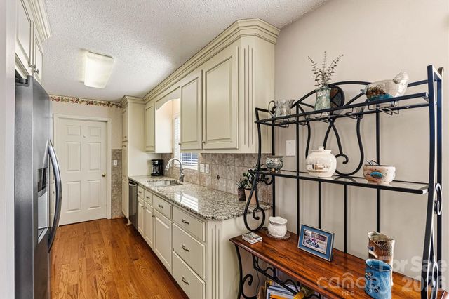 215 Towne Court NW, Conover, NC 28613