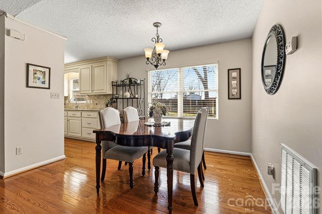 215 Towne Court NW, Conover, NC 28613