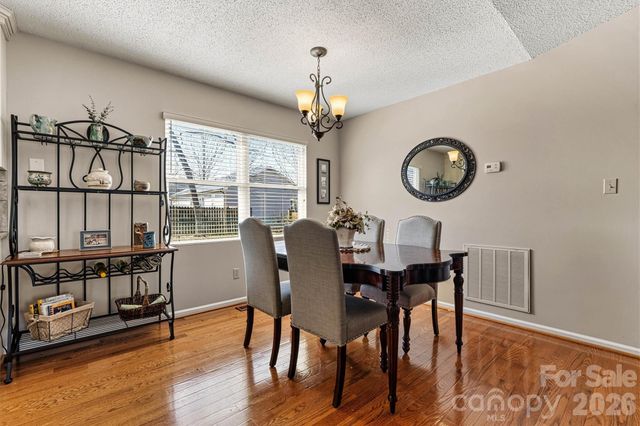 215 Towne Court NW, Conover, NC 28613