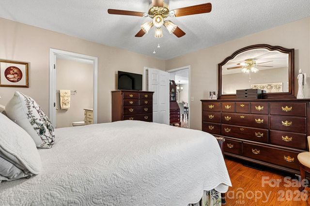 215 Towne Court NW, Conover, NC 28613