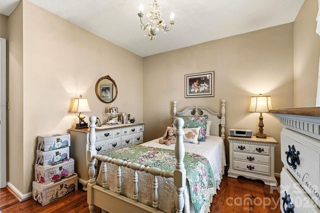 215 Towne Court NW, Conover, NC 28613