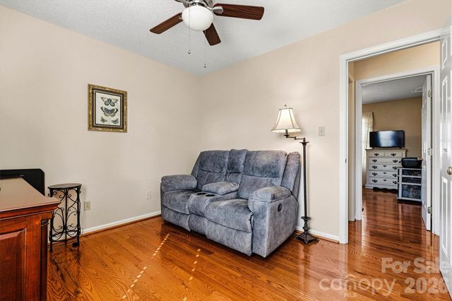 215 Towne Court NW, Conover, NC 28613