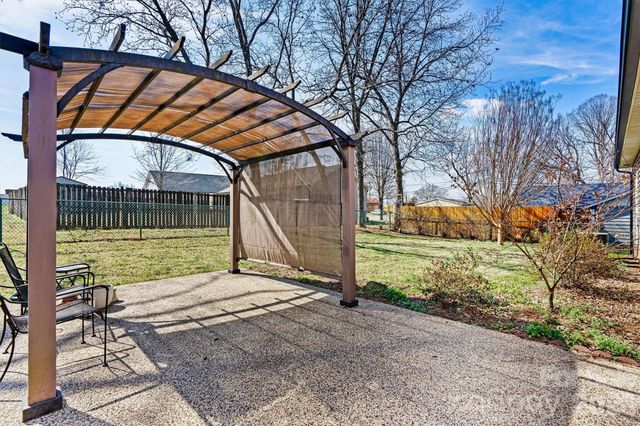 215 Towne Court NW, Conover, NC 28613