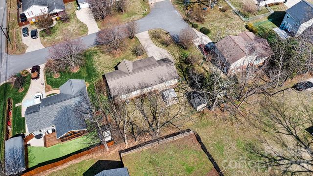 215 Towne Court NW, Conover, NC 28613