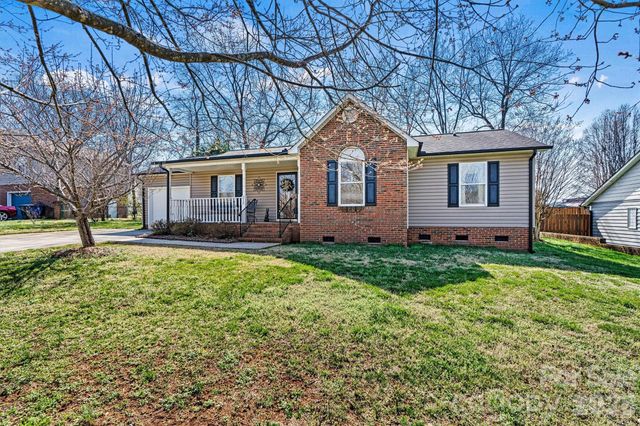 215 Towne Court NW, Conover, NC 28613