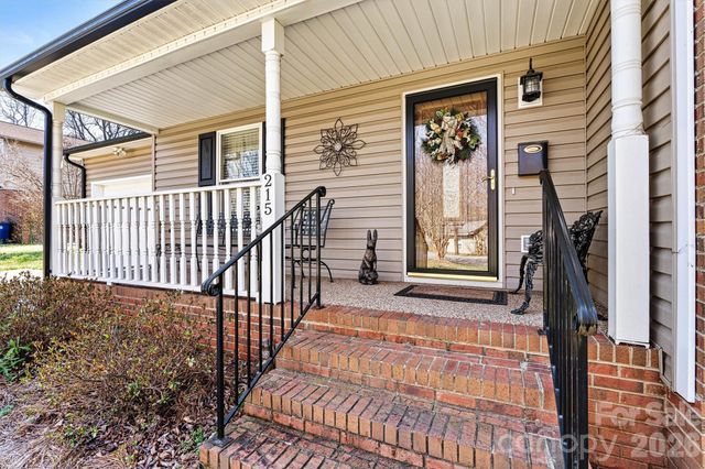 215 Towne Court NW, Conover, NC 28613