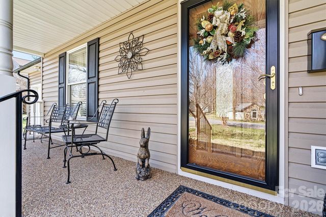 215 Towne Court NW, Conover, NC 28613