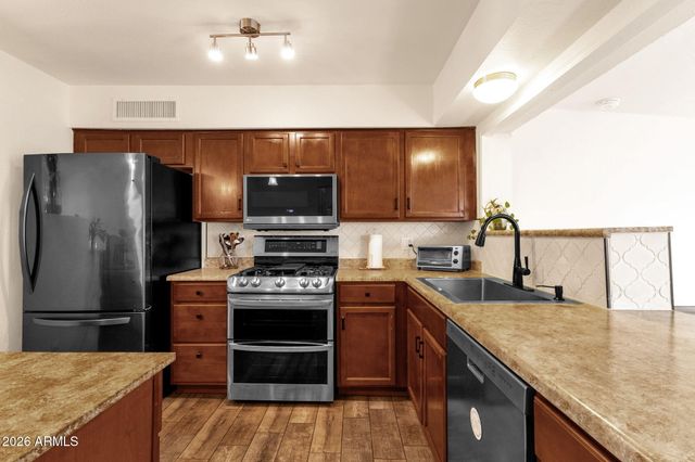 6437 S 43RD Place, Phoenix, AZ 85042