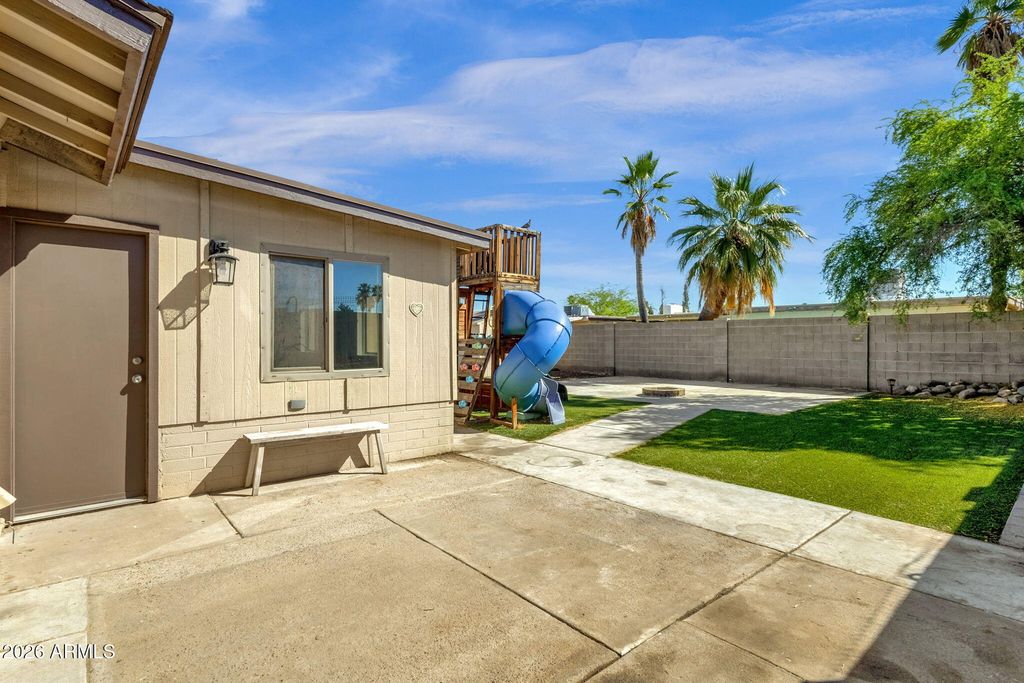 Image 14 of property listing at 6437 S 43RD Place, Phoenix, AZ 85042