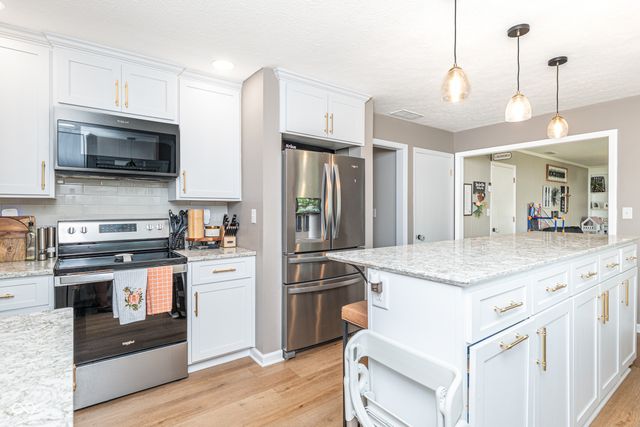 1916 Hillcrest Avenue, Anderson, IN 46011