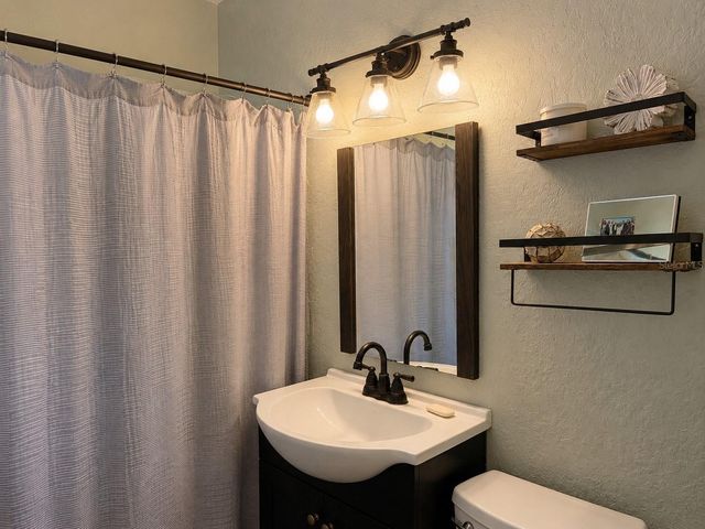 3913 W LEILA AVENUE, Tampa, FL 33616