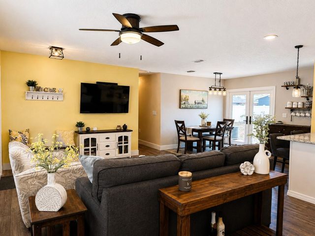 3913 W LEILA AVENUE, Tampa, FL 33616