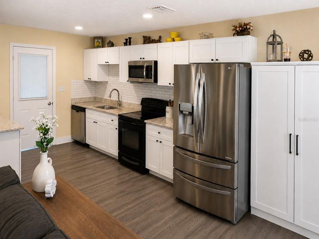 3913 W LEILA AVENUE, Tampa, FL 33616
