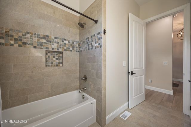 1118 Hileah Drive, Crossville, TN 38572