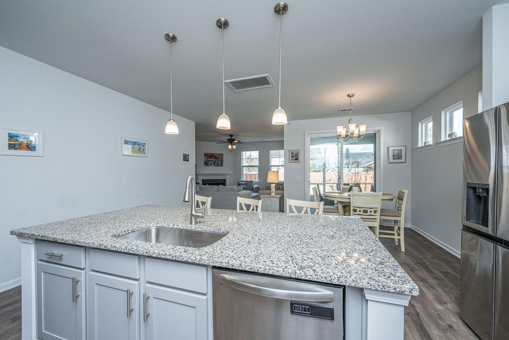 Image 10 of property listing at 2750 Sunrose Lane, Johns Island, SC 29455