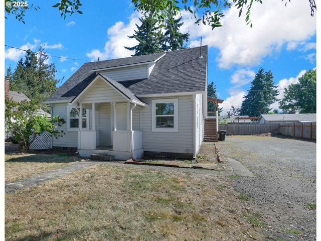 455 S 38TH St, Springfield, OR 97478