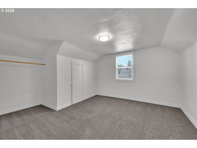 455 S 38TH St, Springfield, OR 97478