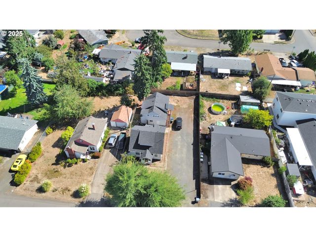 455 S 38TH St, Springfield, OR 97478