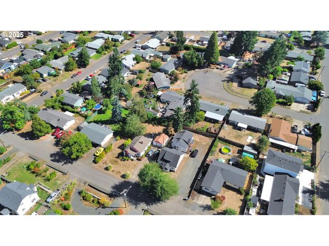 455 S 38TH St, Springfield, OR 97478