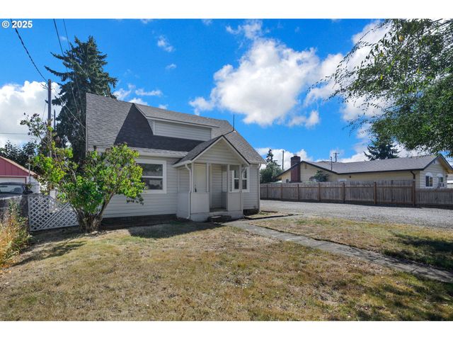 455 S 38TH St, Springfield, OR 97478