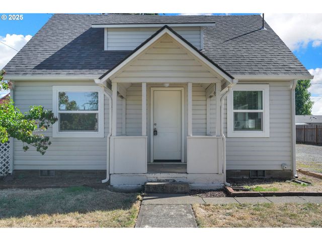 455 S 38TH St, Springfield, OR 97478