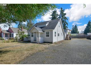 455 S 38TH St, Springfield, OR 97478
