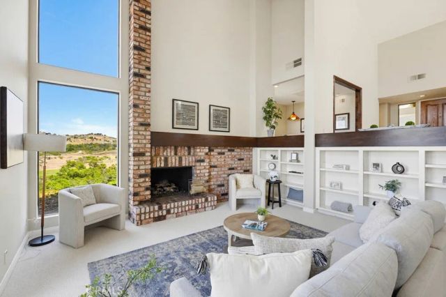 22 Morning Sun, Irvine, CA 92603
