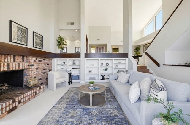 22 Morning Sun, Irvine, CA 92603