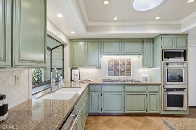 22 Morning Sun, Irvine, CA 92603