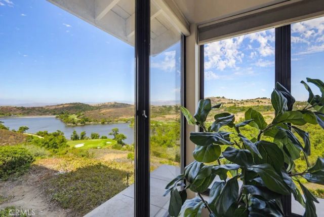 22 Morning Sun, Irvine, CA 92603