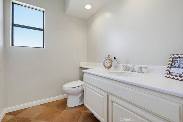 22 Morning Sun, Irvine, CA 92603