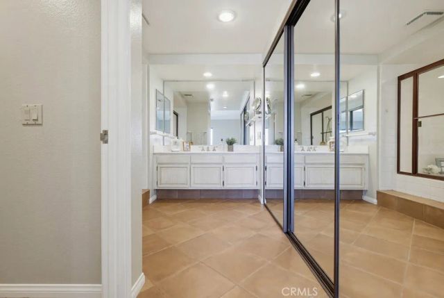 22 Morning Sun, Irvine, CA 92603