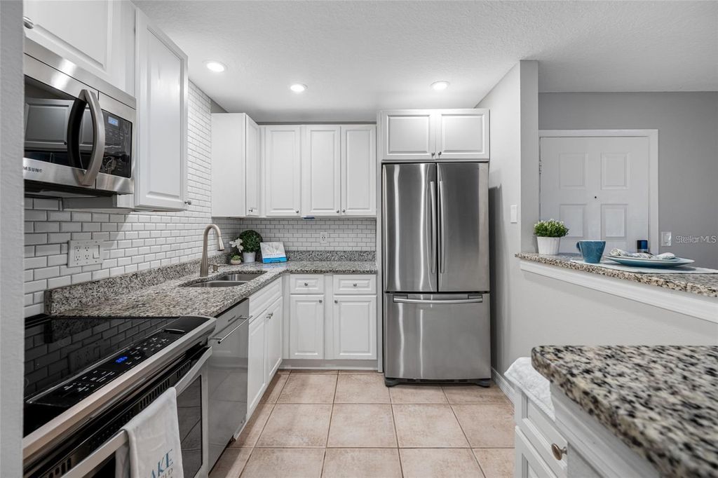 3295 FOX CHASE 105, Palm Harbor, FL 34683