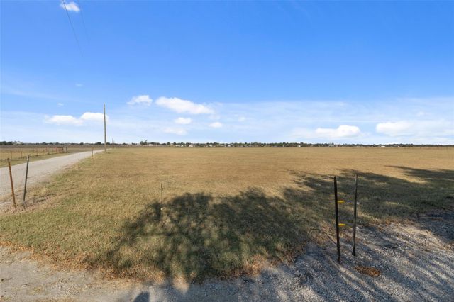 19919 Fm 973 RD N, Coupland, TX 78615