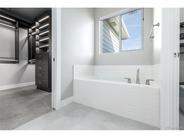 23814 E 36th Pl, Aurora, CO 80019