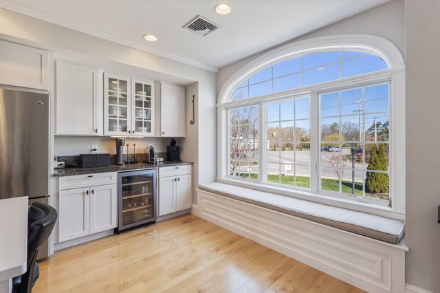 19 Bridge St Unit 3, Kittery, ME 03904