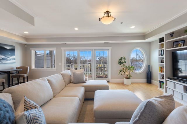 19 Bridge St Unit 3, Kittery, ME 03904