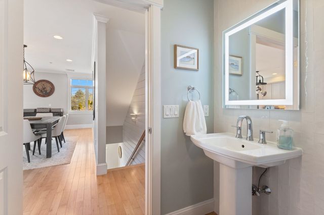 19 Bridge St Unit 3, Kittery, ME 03904
