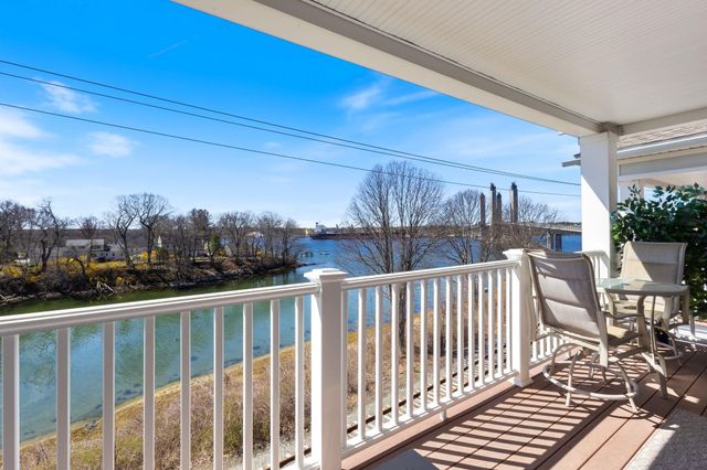 19 Bridge St Unit 3, Kittery, ME 03904