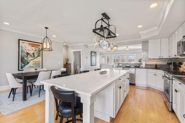19 Bridge St Unit 3, Kittery, ME 03904