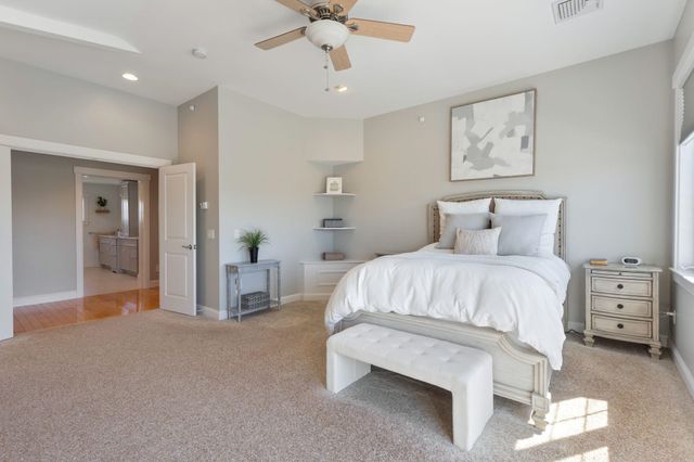 19 Bridge St Unit 3, Kittery, ME 03904