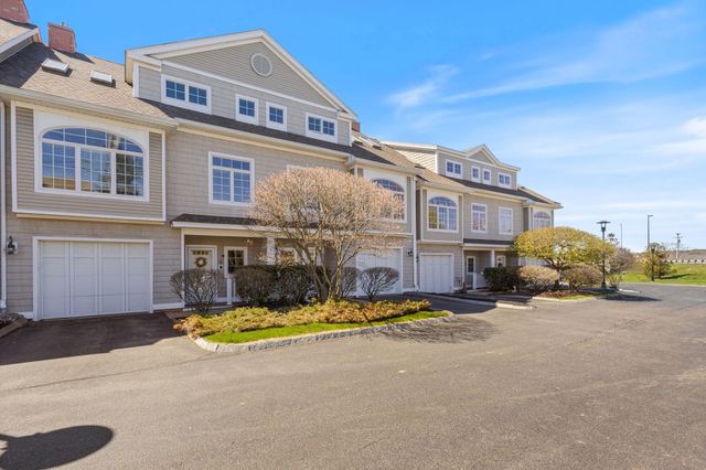 19 Bridge St Unit 3, Kittery, ME 03904