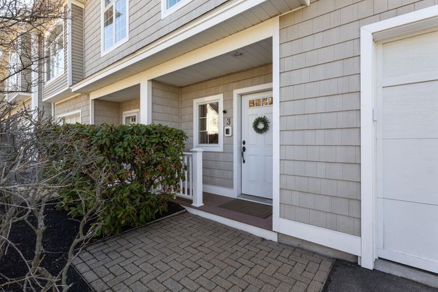 19 Bridge St Unit 3, Kittery, ME 03904