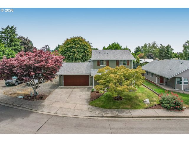 1233 Sw FIR Ct, Dundee, OR 97115