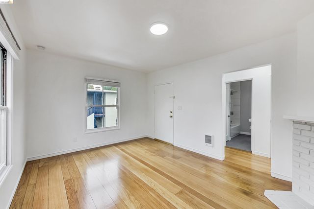 1207 University Ave, Berkeley, CA 94702